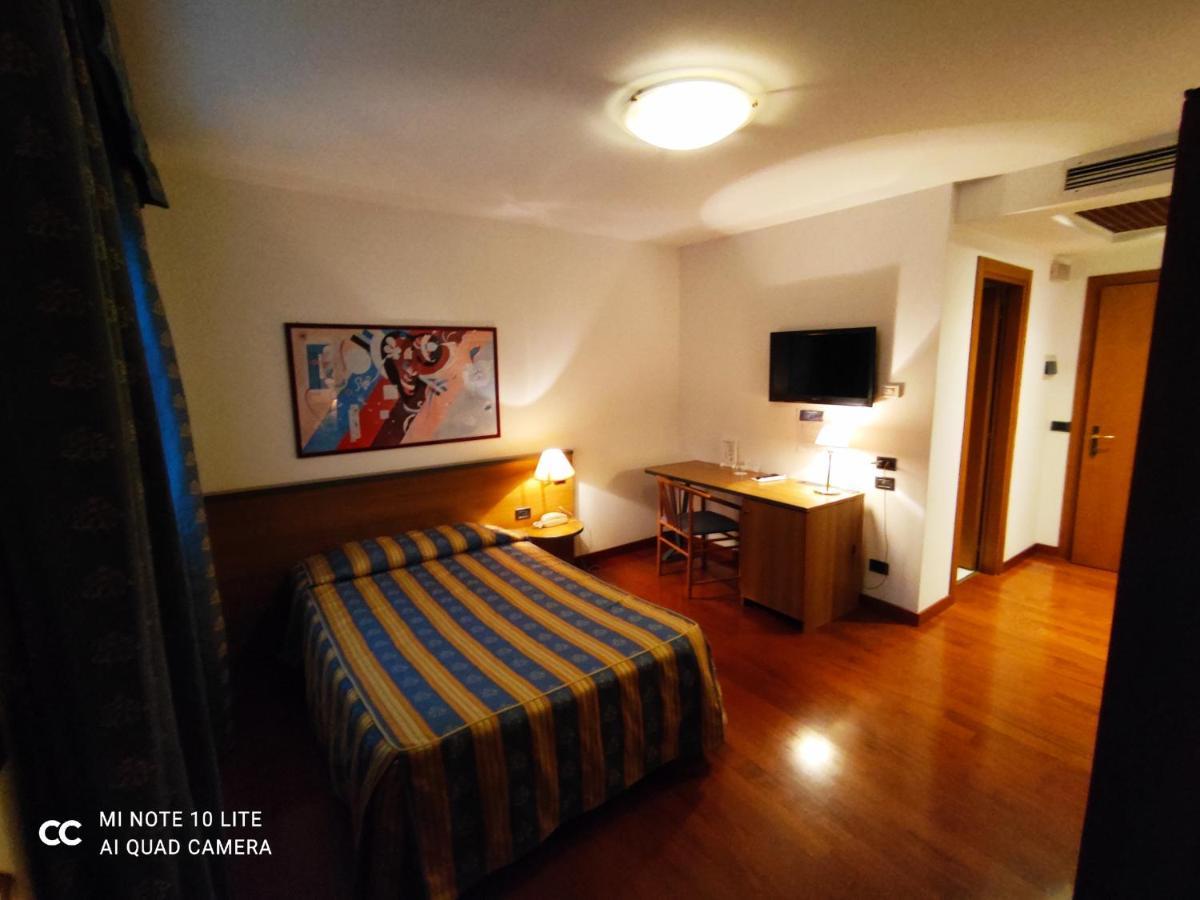 Hotel Luna Vigonovo エクステリア 写真